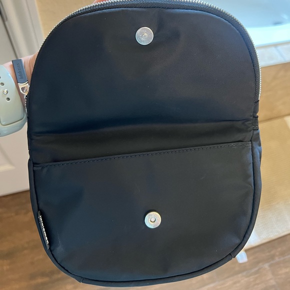 Lululemon all night festival bag micro 2L - Picture 5 of 10